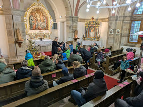 Krippenandacht mit Segnung der Kinder (Foto: Georg Smolarczyk)